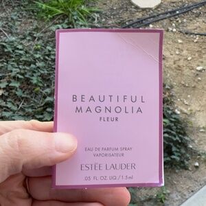 Estée Lauder Beautiful Magnolia Fleur Eau de Parfum for women 1.5ml